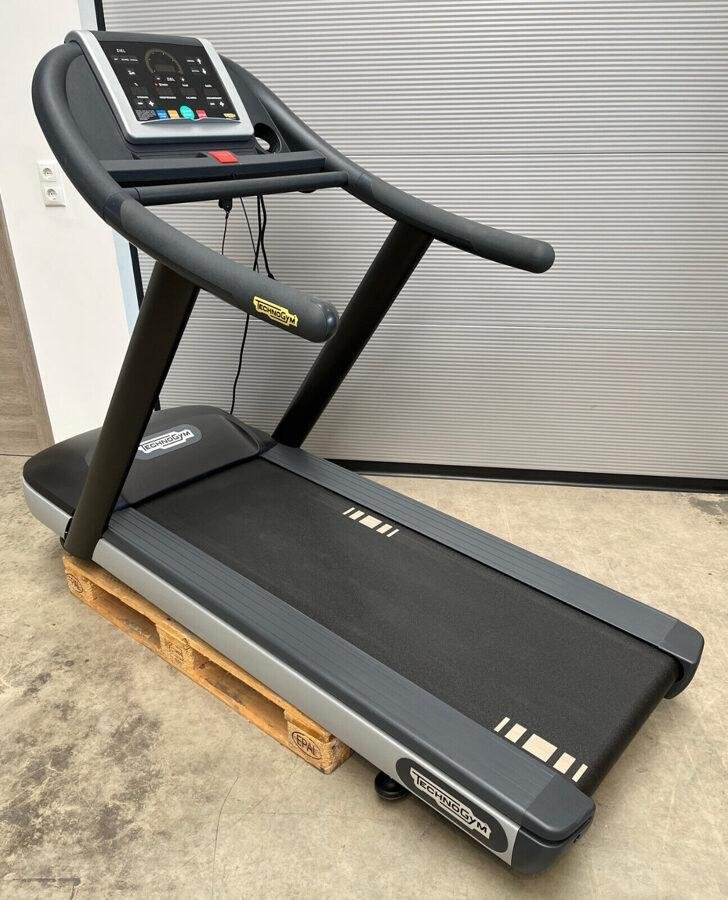Technogym Excite Run Live 500 (10" ekran) - Slika 3
